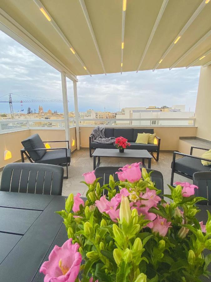The Blue Mill Penthouse With Beautiful Views Διαμέρισμα Naxxar Εξωτερικό φωτογραφία