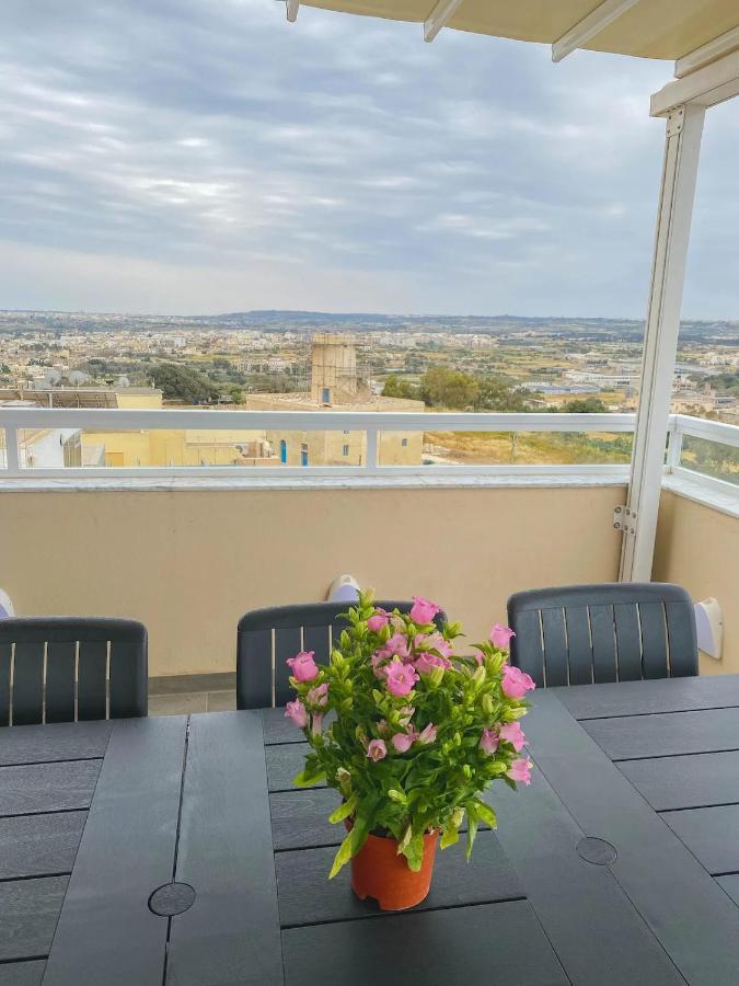 The Blue Mill Penthouse With Beautiful Views Διαμέρισμα Naxxar Εξωτερικό φωτογραφία